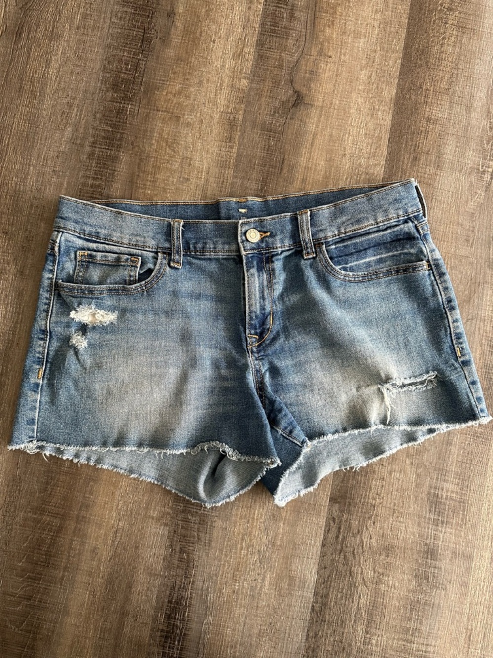 Old Navy Women’s Distressed Cutoff Denim Jeans Shorts - Size 8